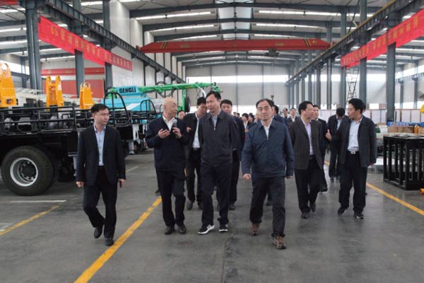 县委书记黄玉国、县长宗国明到公司调研